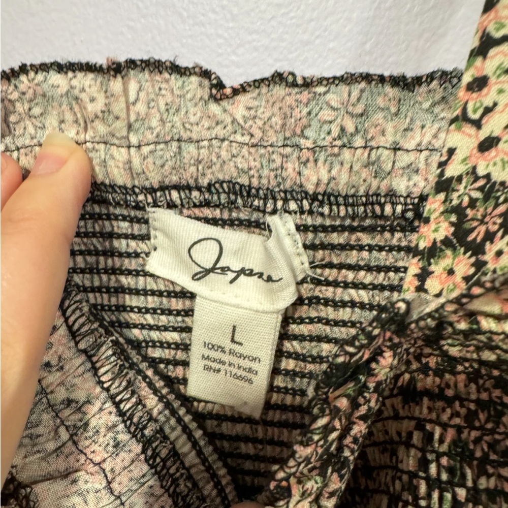 NWT Japra‎ floral tank top with scrunchie - Picture 2 of 4